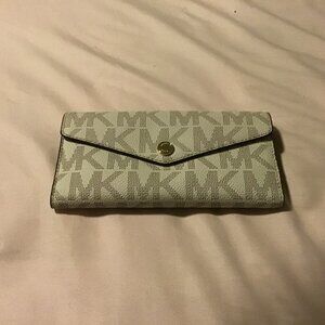 Michael Kors Trifold Logo Wallet, White, MK Logo, Additional Rear Change Purse